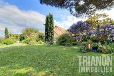 Demeure - 301 m² - 11 pièces