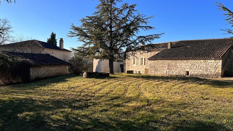 Demeure - 470 m² - 12 pièces