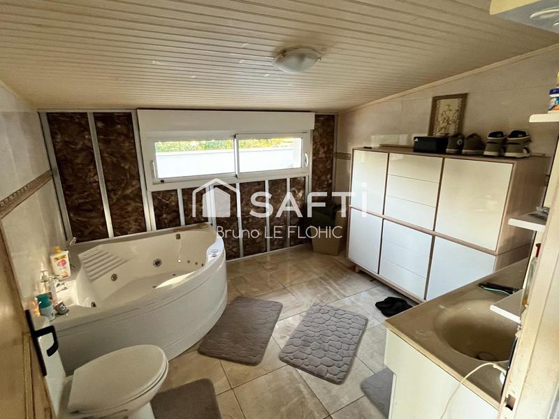 Maison - 234 m² - 8 pièces