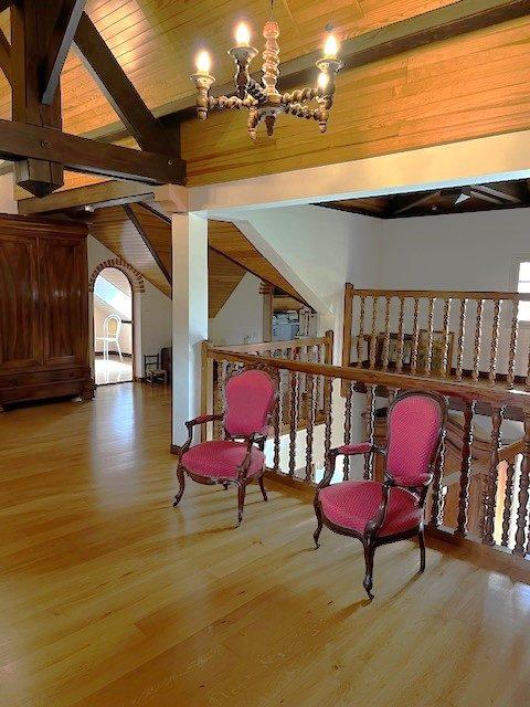 Maison - 231 m² - 8 pièces