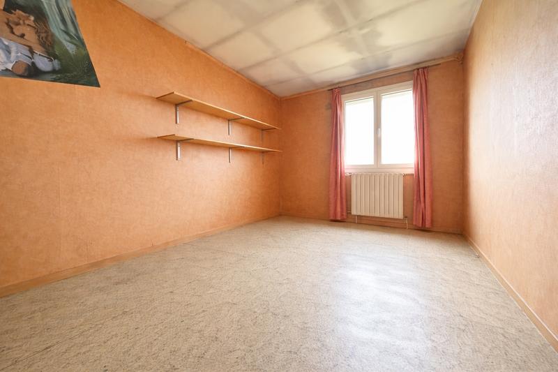 Maison - 92 m² - 6 pièces