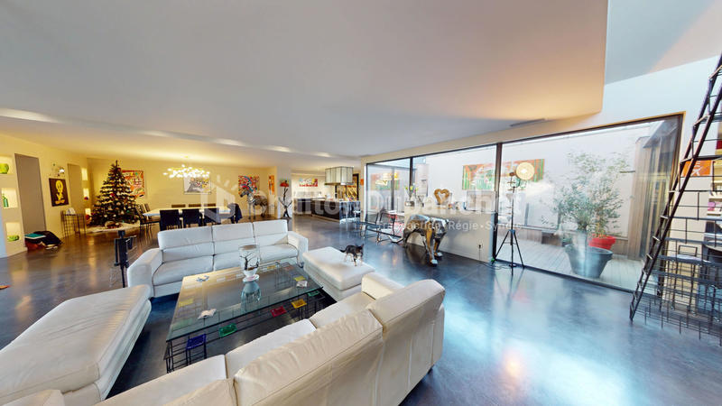 Loft - 396 m² - 8 pièces