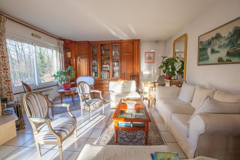 Maison - 201 m² - 8 pièces