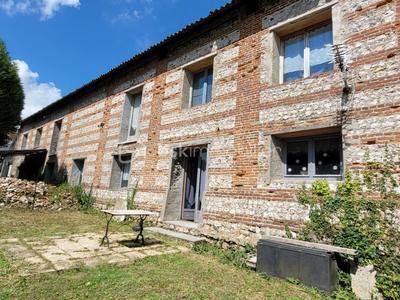 Maison - 305 m² - 13 pièces