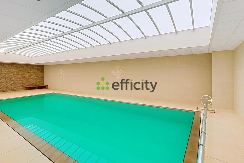 Maison - 205 m² - 8 pièces