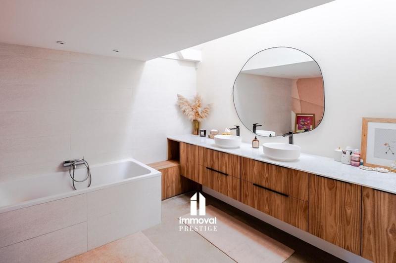 Maison ancienne - 398 m² - 10 pièces