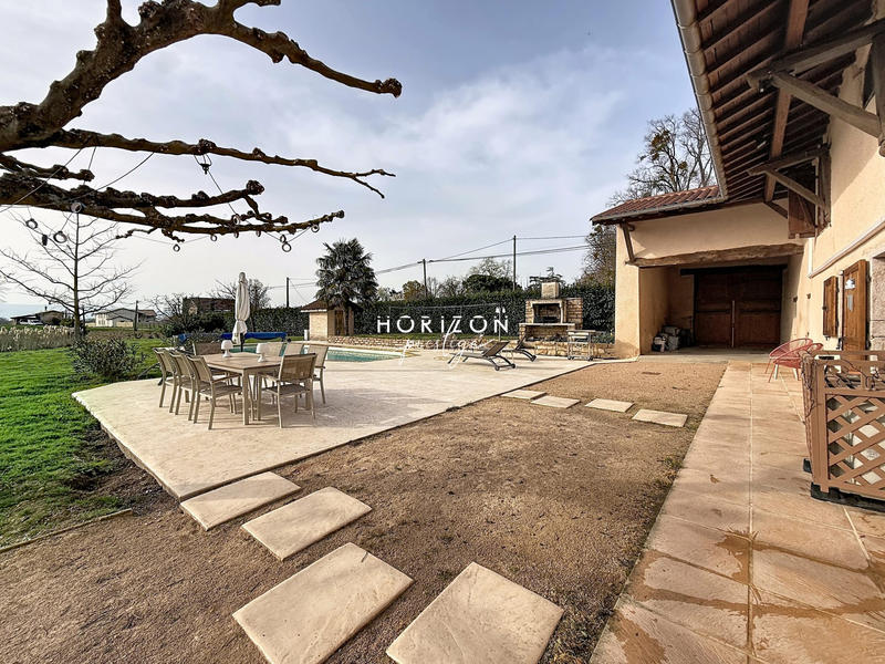 Maison ancienne - 206 m² - 8 pièces