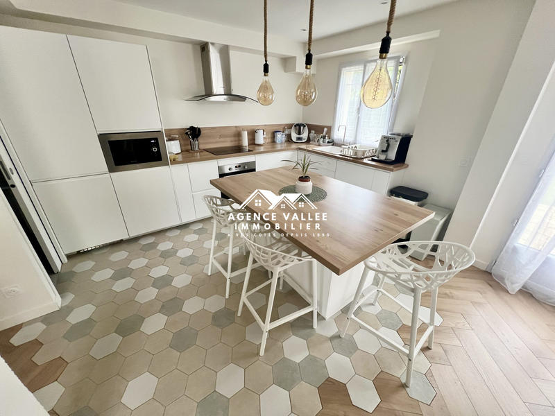 Maison - 108 m² - 6 pièces