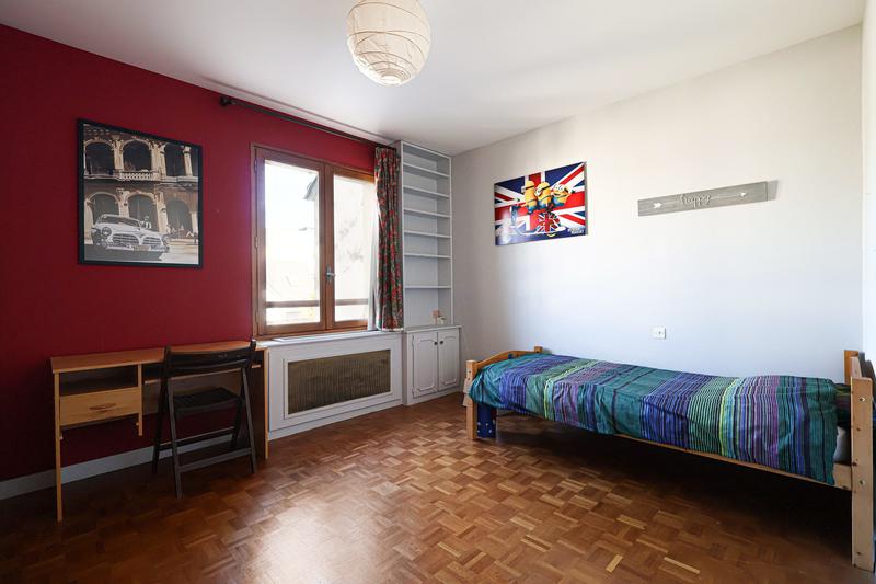 Maison - 220 m² - 8 pièces