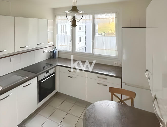 Appartement - 80 m² - 4 pièces