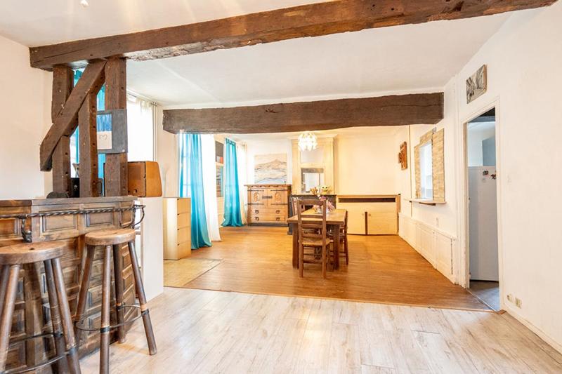 Maison - 229 m² - 8 pièces