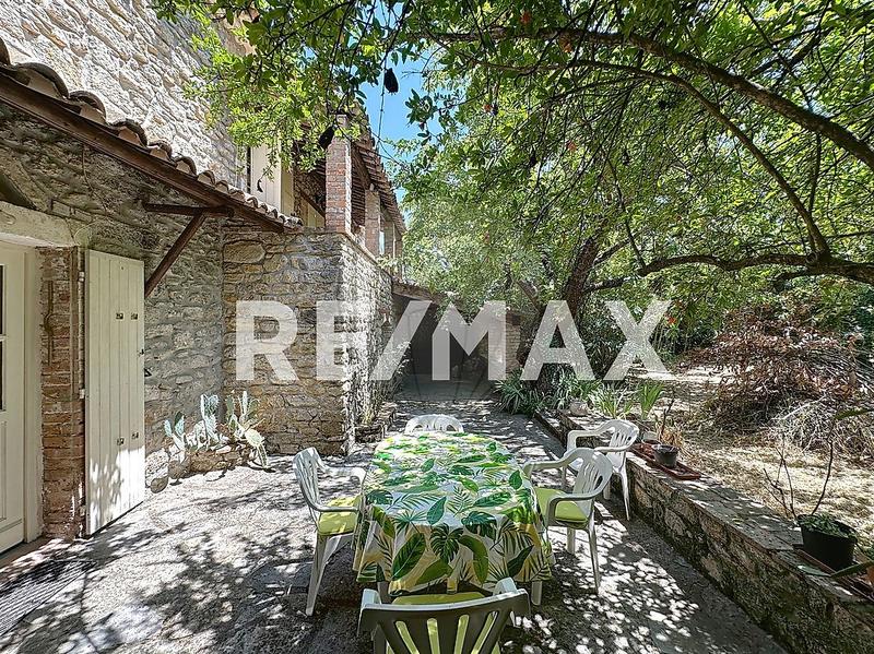 Mas - 191 m² - 6 pièces