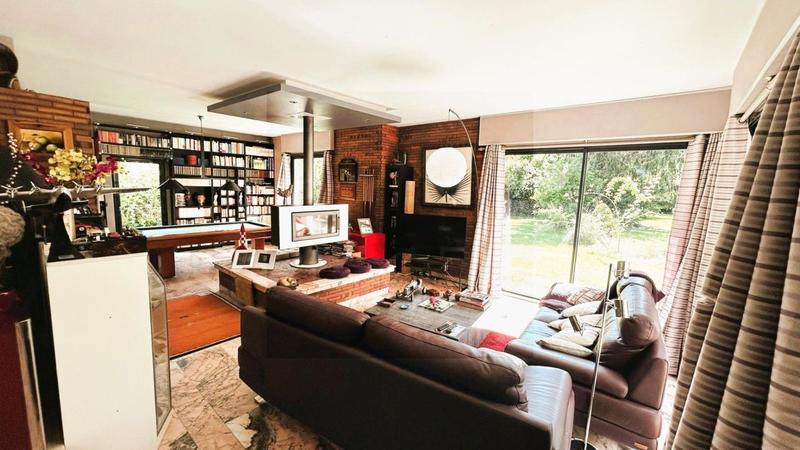 Propriété - 227 m² - 8 pièces