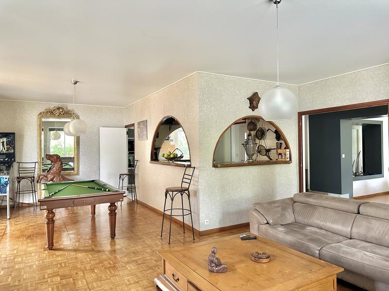 Villa - 365 m² - 10 pièces