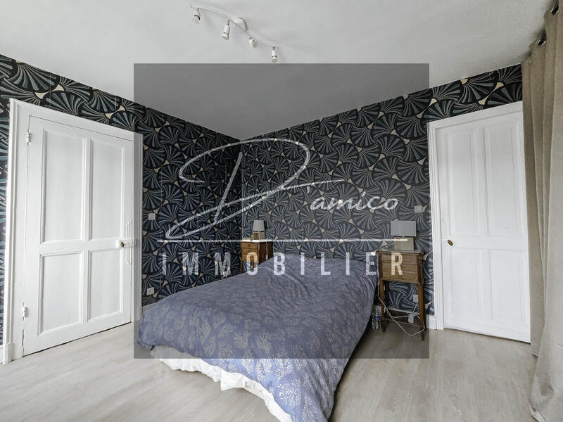 Maison - 164 m² - 8 pièces