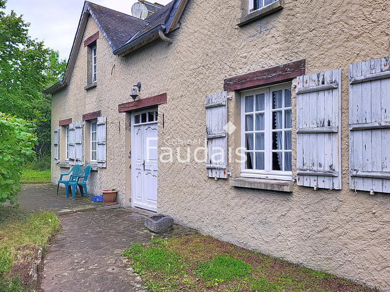 Maison - 255 m² - 11 pièces