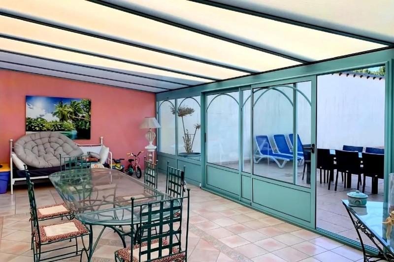 Maison - 460 m² - 14 pièces