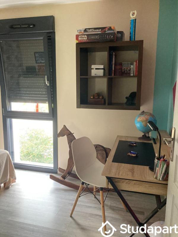 Chambre - 10 m² - 1 pièce