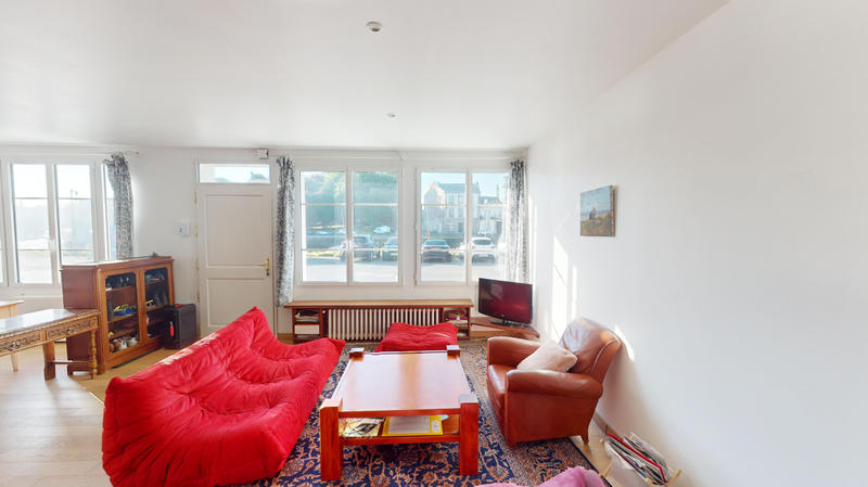 Maison - 240 m² - 11 pièces