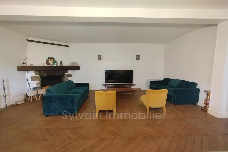 Maison - 220 m² - 9 pièces