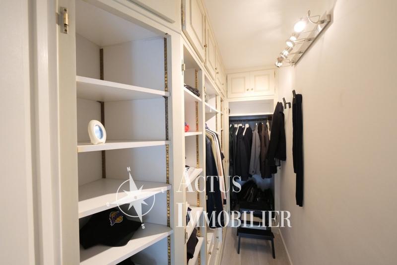 Maison - 255 m² - 8 pièces