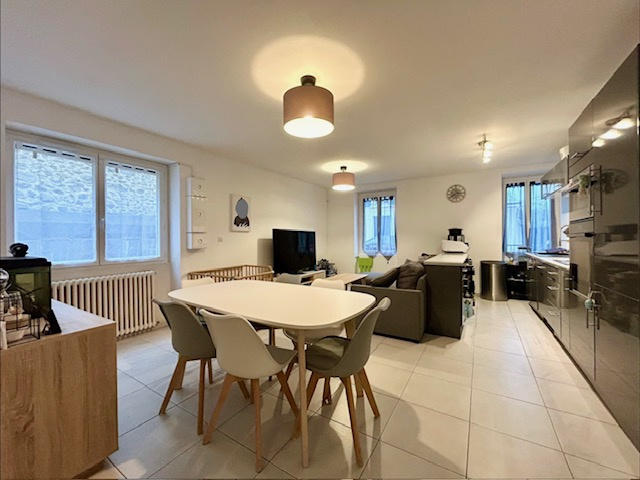 Maison de village - 95 m² - 4 pièces