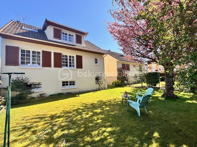 Maison traditionnelle - 130 m² - 6 pièces