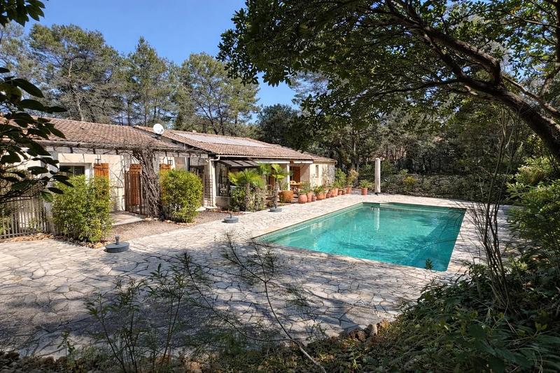 Maison - 210 m² - 6 pièces