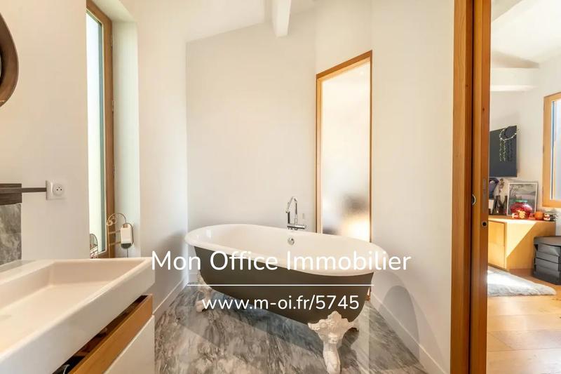 Mas - 302 m² - 9 pièces