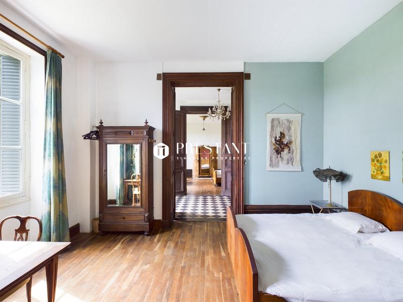 Demeure - 540 m² - 21 pièces