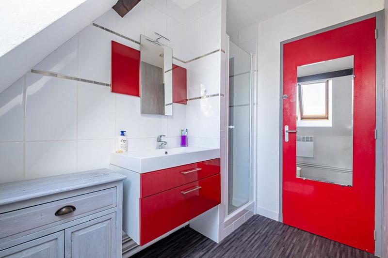 Maison - 180 m² - 9 pièces