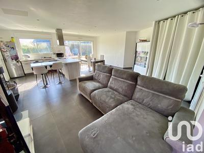 Maison - 98 m² - 5 pièces