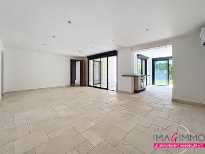 Maison - 98 m² - 4 pièces