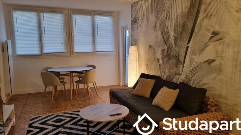 Chambre - 9 m² - 1 pièce