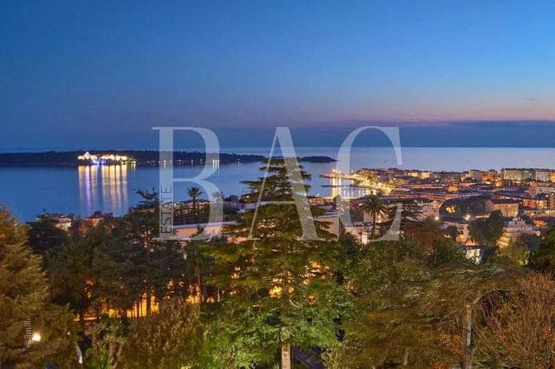 Appartement - 105 m² - 4 pièces