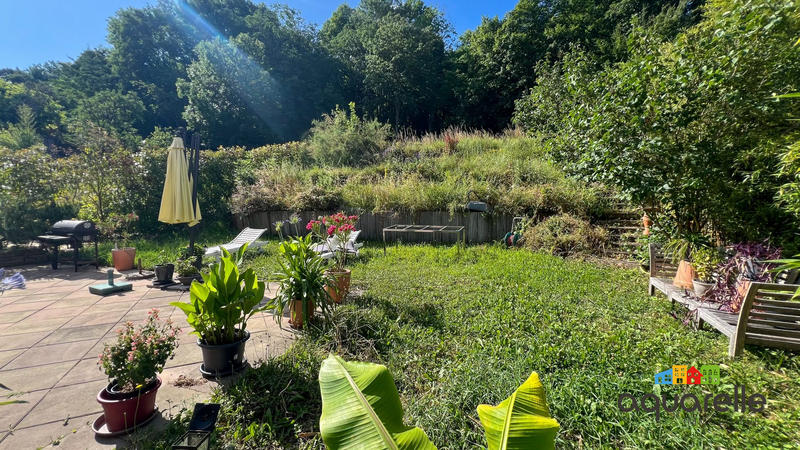 Maison - 250 m² - 7 pièces