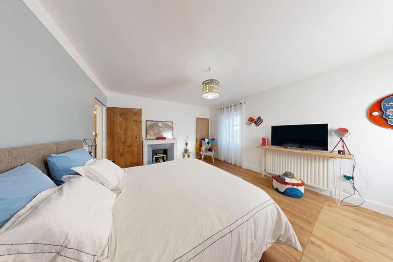 Maison - 160 m² - 8 pièces