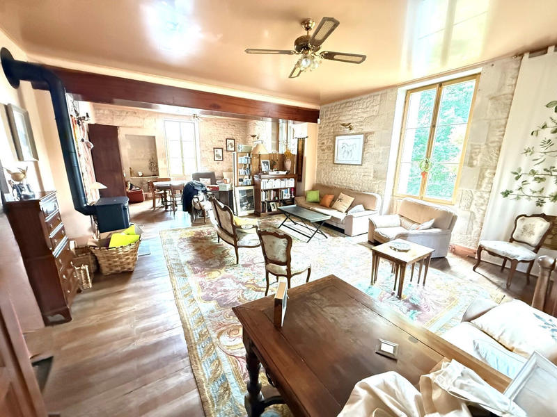 Maison - 200 m² - 7 pièces