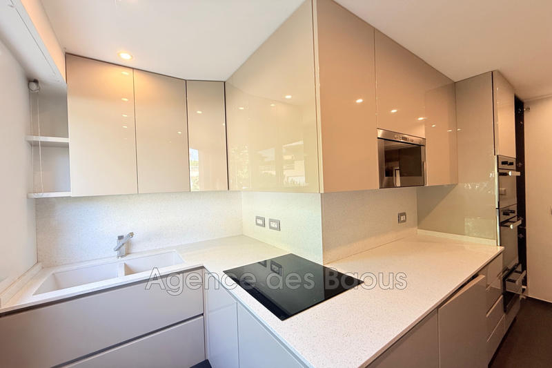 Appartement - 77 m² - 2 pièces