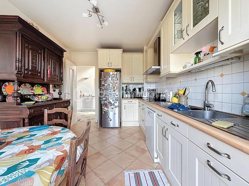 Maison - 248 m² - 11 pièces