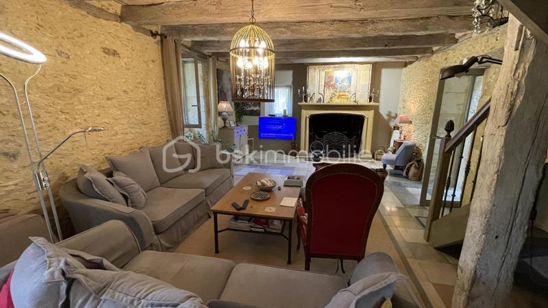 Propriété - 264 m² - 9 pièces