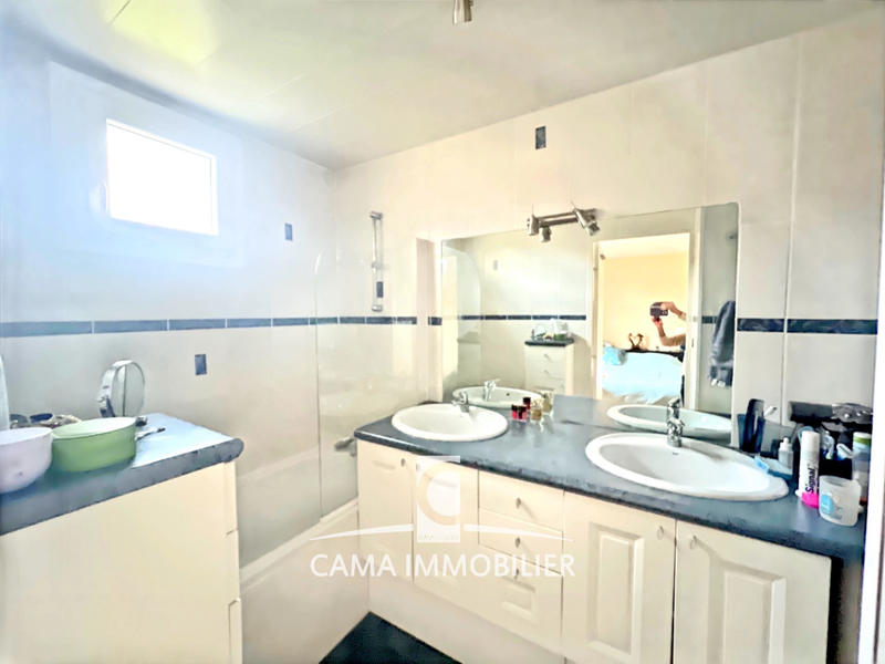 Maison - 99 m² - 6 pièces