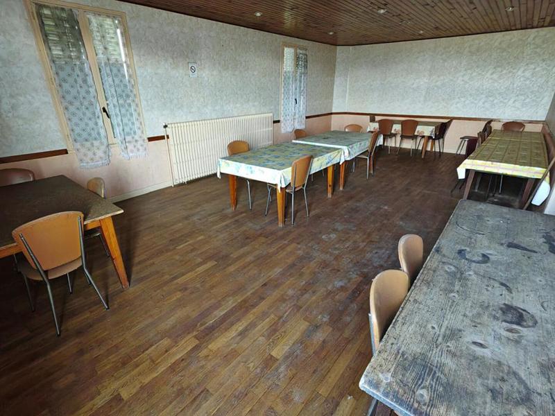 Maison - 225 m² - 10 pièces