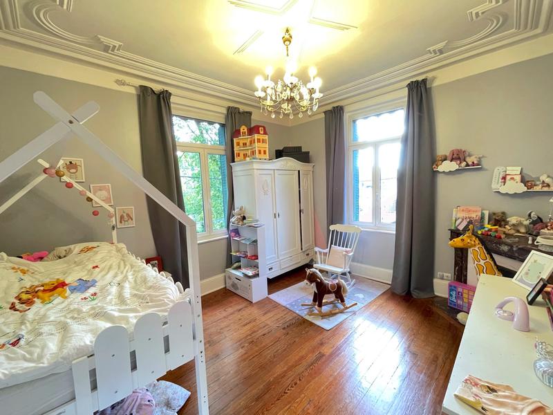 Maison - 250 m² - 7 pièces