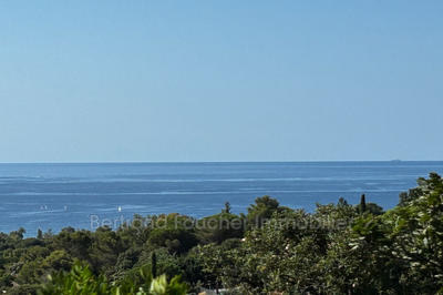 Maison - 220 m² - 6 pièces