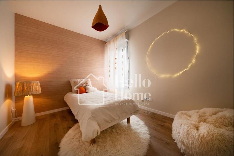 Maison traditionnelle - 95 m² - 4 pièces