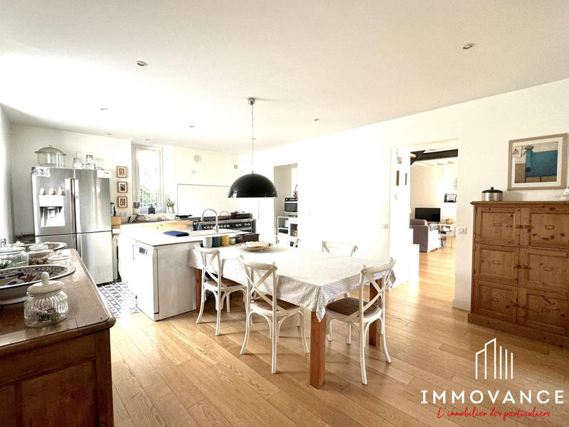 Maison - 206 m² - 7 pièces