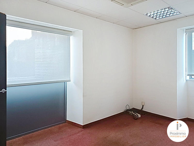 Local commercial - 199 m² - 9 pièces