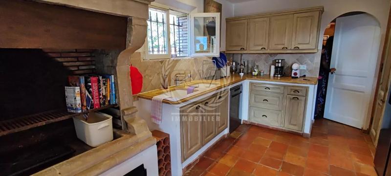 Maison - 280 m² - 10 pièces