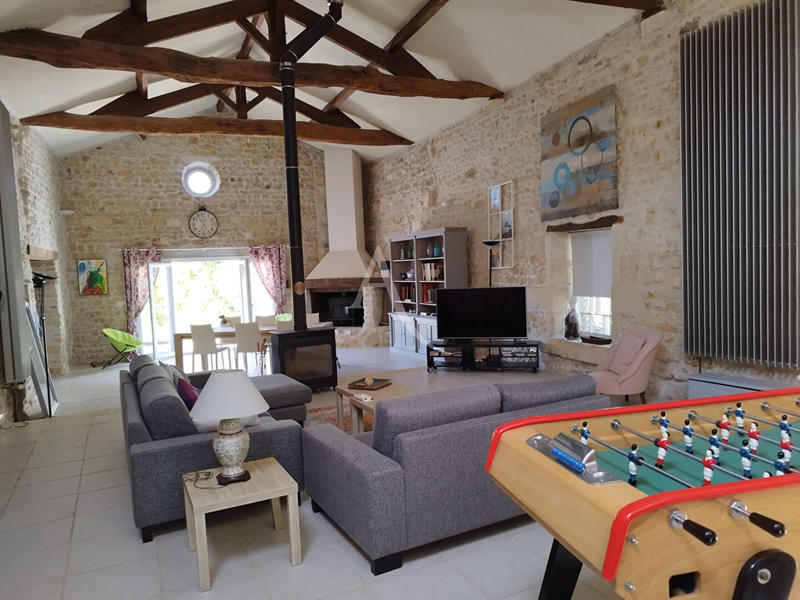 Maison - 247 m² - 5 pièces
